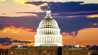 ABD Kongre Binası (Capitol Hill) gün batımında, DC USA