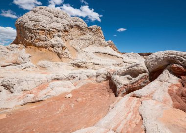 Beyaz cepte eşsiz kumtaşı oluşumu, vermilion uçurumları ulusal anıt, Arizona, ABD.