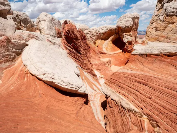 Beyaz cepte eşsiz kumtaşı oluşumu, vermilion uçurumları ulusal anıt, Arizona, ABD.