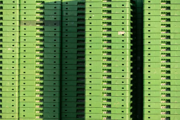 Lindesnes Norsko Srpen 2022 Vysoké Hromady Zelených Plastových Krabic Používaných — Stock fotografie