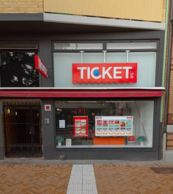 Helsingborg, İsveç - 17 Temmuz 2021: Bilet seyahat acentesi.