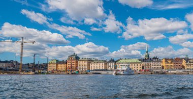 Stockholm, İsveç - 05 Temmuz 2018: Skeppsbron 'un deniz manzarası.