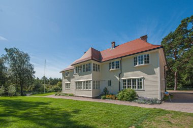 Mandal, Norveç - 14 Ağustos 2009: Risbank malikânesi, Lord Edward T. Salvesen için bir tatil evi olarak inşa edildi.