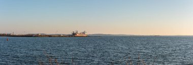 Göteborg, İsveç - 27 Mart 2020: Ham petrol tankeri Lillesand IMO 9336397 Torshamnen limanına yanaştı.