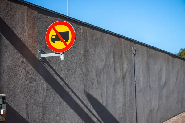 Lorries Prohibited Sign Car Ramp — Stock Photo, Image
