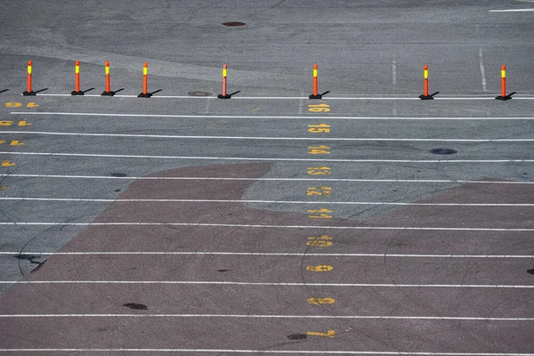 Автомобильные Полосы Паромном Терминале — стоковое фото