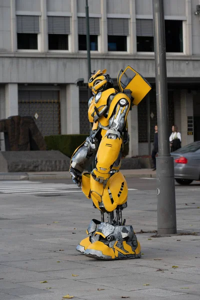 Oslo Norway November 2022 Street Performer Dresses Transformers Robot Bumblebee — Stock fotografie