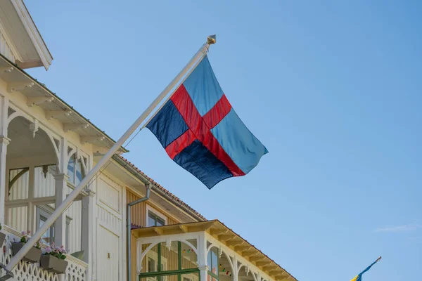 Kungalv Juli 2022 Bohusläns Flagga Viftar Från Flaggstång — Stockfoto