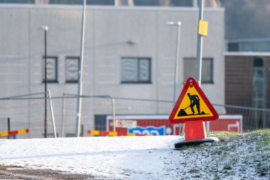 Göteborg, İsveç - 10 Aralık 2022: Yürüme yolu üzerinde yol çalışması.