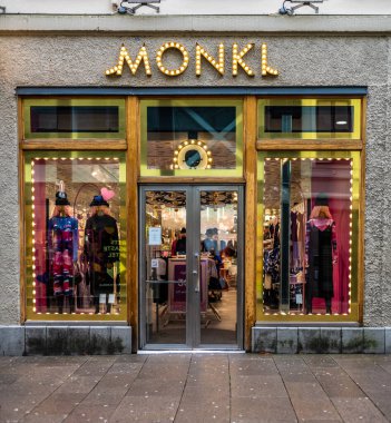 Göteborg, İsveç - Kasım 06 2022: Bir Monki mağazasının dışı.