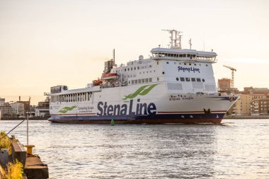 Göteborg, İsveç - 11 Temmuz 2022: Roro feribotu Stena Vinga Gothenburg limanına vardı..