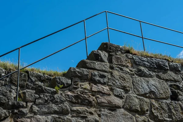 瑞典瓦尔堡 2022年7月4日 石阶和金属栏杆 — 图库照片