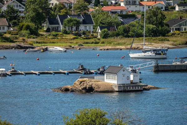 Sandefjord Noruega Agosto 2022 Pequeña Casa Verano Una Pequeña Isla —  Fotos de Stock