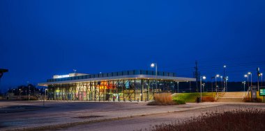 Kungsbacka, İsveç - 22 Ocak 2023: Hede istasyonunun dışı.