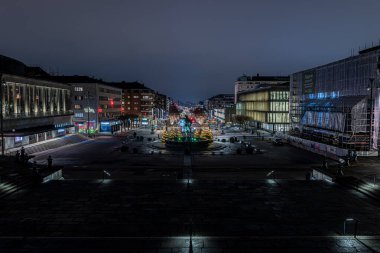 Göteborg, İsveç - Aralık 06 2020: Aralık ayında Gotaplatsen 'in uzun süreli gece görüşü.