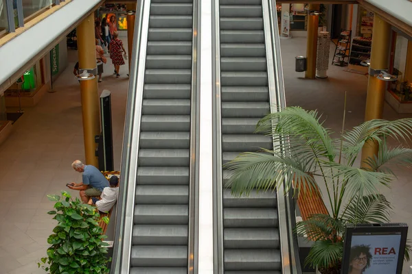 Alingsas Schweden Juli 2021 Rolltreppen Einem Einkaufszentrum — Stockfoto