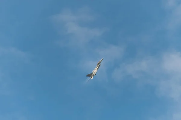 2010年8月29日 瑞典哥德堡 丹麦空军F 16型飞机飞越天空 — 图库照片