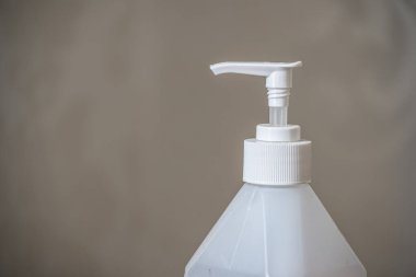 Beyaz el dezenfektanı..