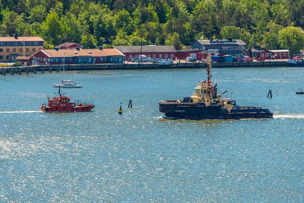 Göteborg Schweden Mai 2022 Schleppboot Switzer Tyr Passiert Lokales Lotsenschiff — Stockfoto