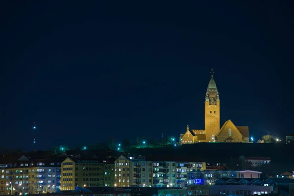 Göteborg Schweden Februar 2013 Nachtaufnahme Von Masthuggskyrkan Und Wohnhäusern — Stockfoto