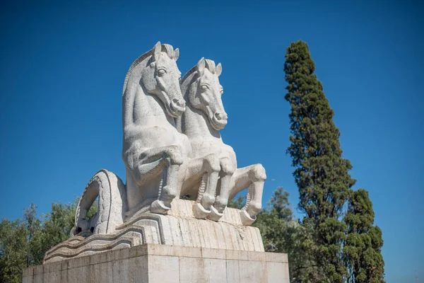 Stock image Lisboa, Portugal - July 22 2016: Statue at Praca do Imporio Garden.