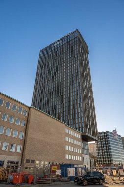 Göteborg, İsveç - 05 Mart 2023: Draken Oteli Jarntorget 'ın tepesinde..