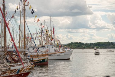 Oslo, Norveç - 19 Temmuz 2014: Uzun sıra eski ahşap kayıklar.