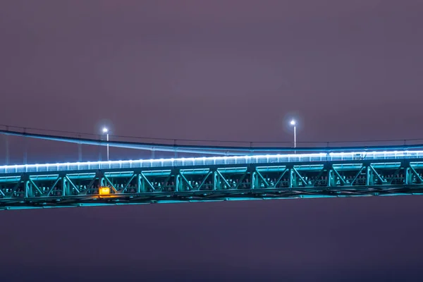 スウェーデン ヨーテボリ 2022年12月4日 夜間の吊り橋の詳細 — ストック写真