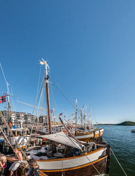 Oslo Norvégia Július 2014 Hosszú Sor Halászhajók Bjorvika — Stock Fotó