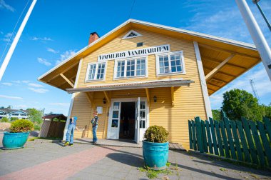 Vimmerby, İsveç - 15 Haziran 2012: Vimmerby Vandrarhem gençlik yurdunun dışı.