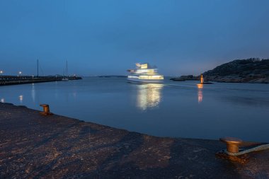 Göteborg, İsveç - 20 Aralık 2020: Saltholmen 'den Branno ve Styrso' ya giden Vasttrafik yolcu feribotu.