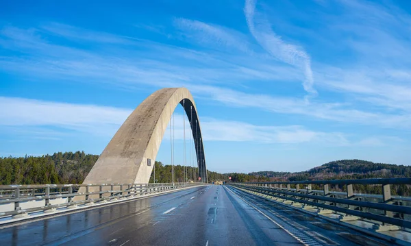 Svinesund Νορβηγία Απριλίου 2023 Οδήγηση Πάνω Από Γέφυρα Svinesund — Φωτογραφία Αρχείου