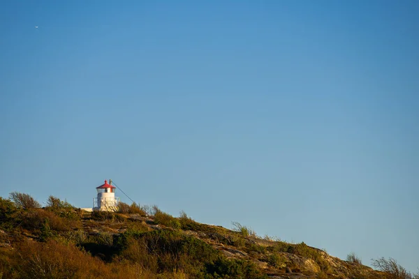 Small Lighthouse Top Windy Cliff — Stock Photo, Image
