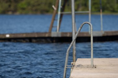 Banyodaki parmaklıklar..