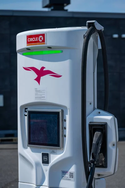 リッジ ノルウェー 2023 リッジでのイオン電気自動車の充電器 — ストック写真