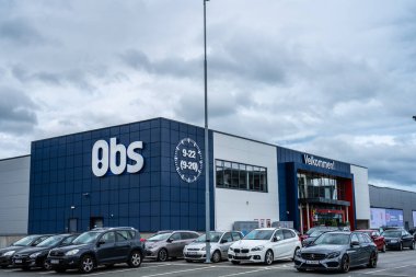 Lyngdal, Norveç - 27 Haziran 2023: OBS deposunun dışı.