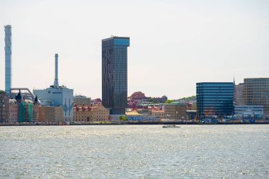 Göteborg, İsveç - 3 Haziran 2023: Rosenlunf ve Jrntorget 'in Riverside manzarası.