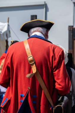 Göteborg, İsveç - Haziran 03 2023: 18. yüzyıl ordu üniforması giyen adam.