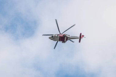 Göteborg, İsveç - 03 Ekim 2020: SE-JRL AgustaWestland AW139 arama kurtarma helikopteri.