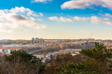 Göteborg, İsveç - 30 Ocak 2021: Kungsladugard, Hogsbo ve Hogsbohojd 'daki binaların manzarası.