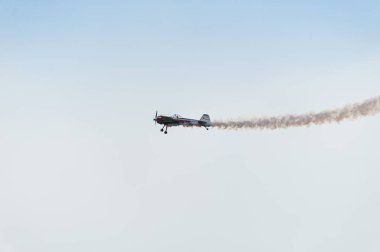 Göteborg, İsveç - 29 Ağustos 2009: Yak-55 Göteborg Aero Show 'da akrobasi gösterisi yapıyor.