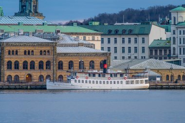 Göteborg, İsveç - Kasım 12 2023: Casino Cosmopol 'a demirlemiş eski yolcu gemisi.