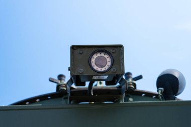 Göteborg, İsveç - 3 Haziran 2023: Askeri bir araca kamera yerleştirildi.