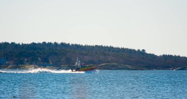 Göteborg, İsveç - 17 Şubat 2024: Arama kurtarma botu yardım için yolda.