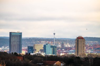 Göteborg, İsveç - 20 Şubat 2024: Gri bir günde Göteborg yüksek yükselişi.