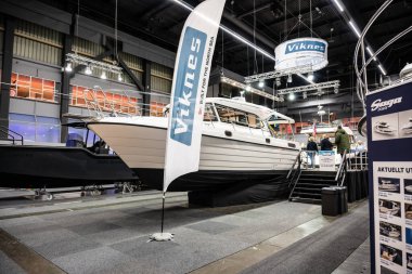 Göteborg, İsveç - 11 Şubat 2024: Viknes tekneleri Göteborg Boat Show 'da sergileniyor.