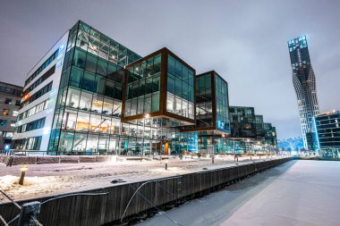 Göteborg, İsveç - 20 Ocak 2024: Kışın Lindholmen 'de ofis binaları.