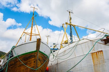 Lindesnes, Norveç - 2 Temmuz 2012: Limanda iki eski balıkçı teknesi.