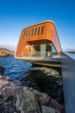 Lindesnes, Norveç - 29 Mart 2024: Baly Under sualtı restoranının dışı.