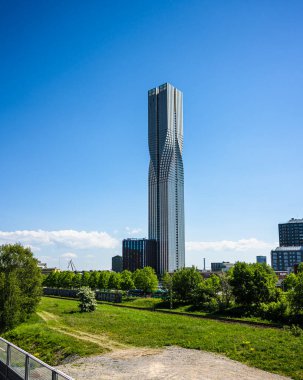 Göteborg, İsveç - 19 Mayıs 2024: Karlatornet yüksek binası Lindholmen üzerinde yükseliyor.